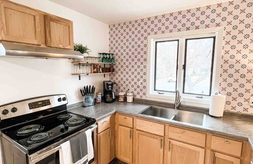 St. Paul House | Pet Friendly, 800 Mbps Wi-Fi, Close to dt St. Paul