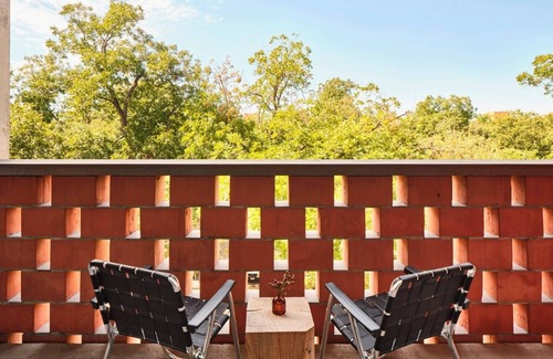 Barton Heights House | Pet-Friendly Accommodations at The Carpenter Hotel, Outdoor Pool!
