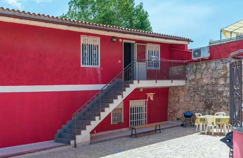 Syracuse Apartment | Pet-Friendly Apartment 'Villa Claudio' with Sea View & Terrace