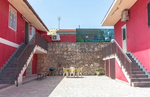 Syracuse Apartment | Pet-Friendly Apartment 'Villa Claudio' with Sea View & Terrace