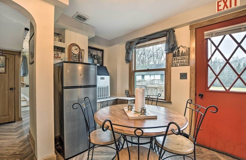 Hanover Park House | Pet-Friendly Bartlett Farmhouse w/Deck!