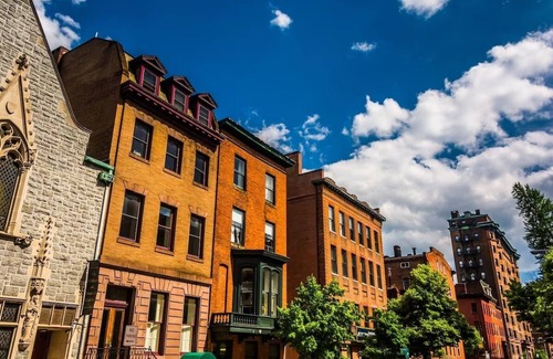 Mount Vernon Hotel | Pet-Friendly Boutique Stay in Baltimore’s Cultural District | Co-Working Spaces