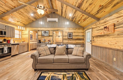 Broken Bow Cabin | Pet-Friendly Broken Bow Cabin Near Lukfata Creek!