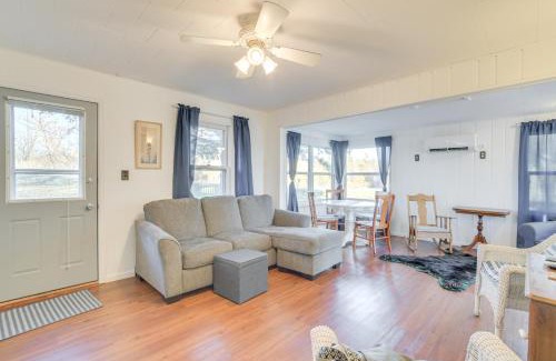 Dent House | Pet-Friendly Cabin on Star Lake Fire Pit and Grill!