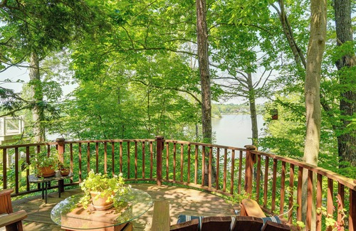 Athens Cabin | Pet-Friendly Cabin Overlooking Sleepy Hollow Lake
