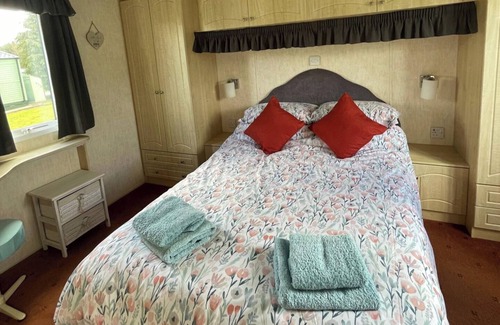 Hexham Cabin | Pet Friendly Caravan - Slaley Forest - Sleeps 4