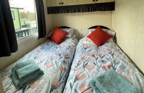 Hexham Cabin | Pet Friendly Caravan - Slaley Forest - Sleeps 4