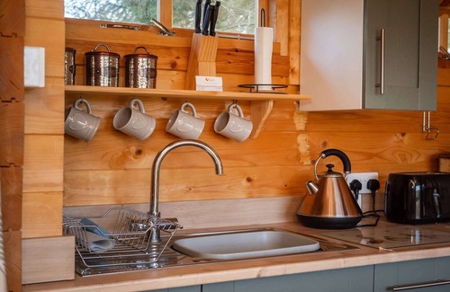 Surlingham Ski Chalet | Pet-friendly chalet in Surlingham, No deposit