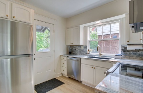 Roselawn Finance Cottage | Pet-Friendly Cincinnati Retreat w/Hot Tub