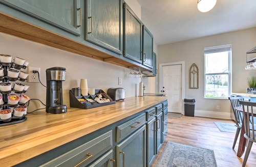 East Walnut HIlls Condo | Pet-Friendly Condo w/Deck ~ 3 Mi to Dtwn!