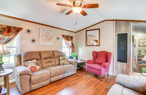 Corbin House | Pet-Friendly Corbin Vacation Rental about 4 Mi to Town