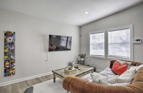 Tomball House | Pet-Friendly Cottage, 3 Blocks to Main St!