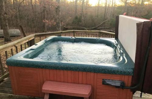 Steelville House | Pet-Friendly Cottage Overlooking a Koi Pond near Mark Twain National Forest, Missouri