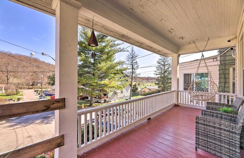 Kenton Vale House | Pet-Friendly Covington Retreat with Fenced Yard