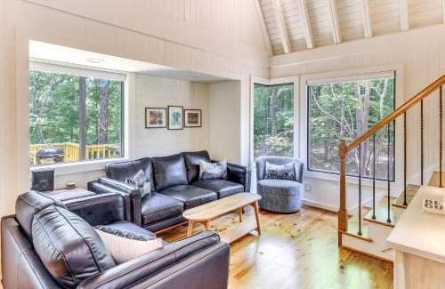 Dadeville House | Pet-Friendly Dadeville Cabin with Hot Tub and Porch