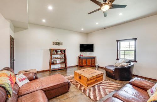 Lingle House | Pet Friendly Daydreamers Guest Ranch on 60 Acres