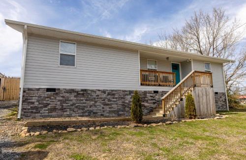 Fayetteville House | Pet-Friendly Digs with Fire Pit and Large Yard!