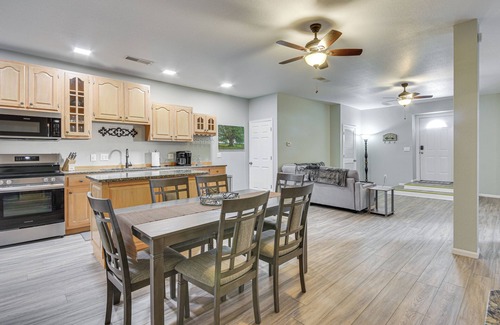 Fulton Apartment | Pet-Friendly Downtown Fulton Apt w/Smart TV!