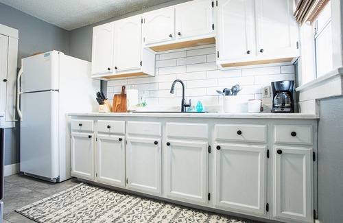Willmore Apartment | Pet-Friendly Extended Stay with Parking, mins. to Beach and Downtown Waterfront