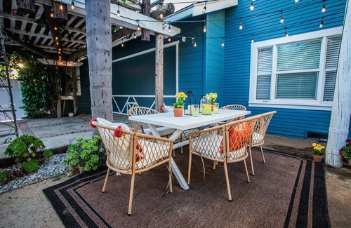 Willmore Apartment | Pet-Friendly Extended Stay with Parking, mins. to Beach and Downtown Waterfront