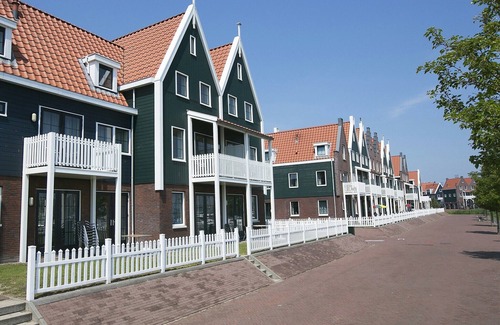 Volendam Apartment | Pet-Friendly Garden Getaway