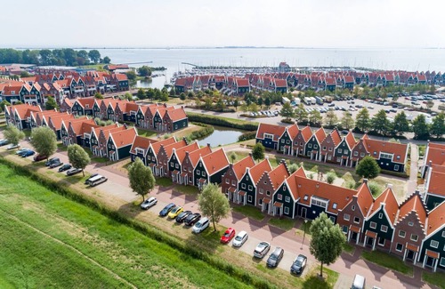 Volendam Apartment | Pet-Friendly Garden Getaway