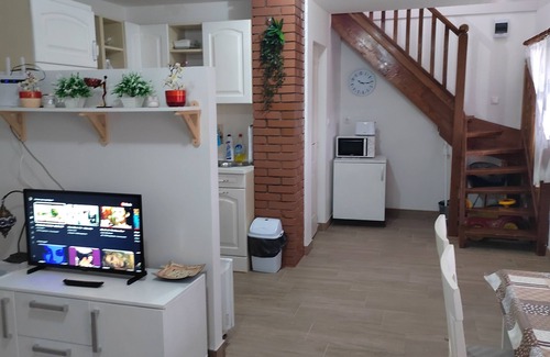 Enying House | Pet friendly garden house 9 kilometres from lake Balaton