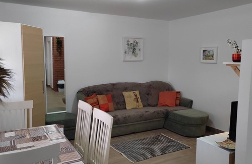 Enying House | Pet friendly garden house 9 kilometres from lake Balaton