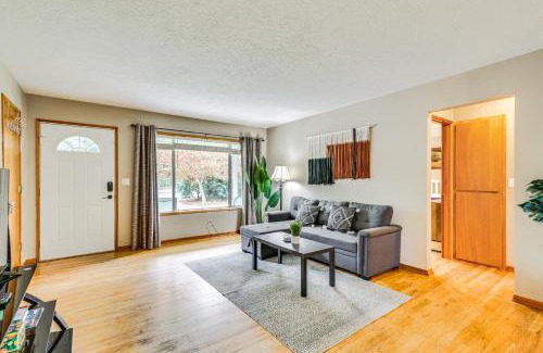 Forest Grove House | Pet-Friendly Gem with Ping-Pong Table in Oregon!