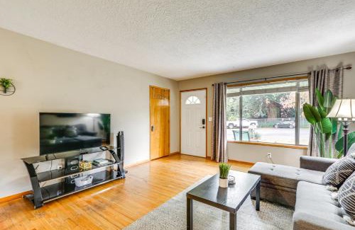 Forest Grove House | Pet-Friendly Gem with Ping-Pong Table in Oregon!
