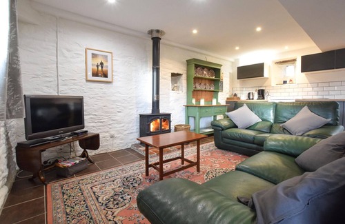 Villiers-Fossard House | Pet friendly home in Villiers-Fossard