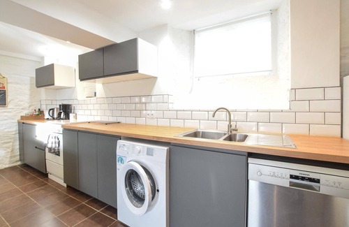 Villiers-Fossard House | Pet friendly home in Villiers-Fossard