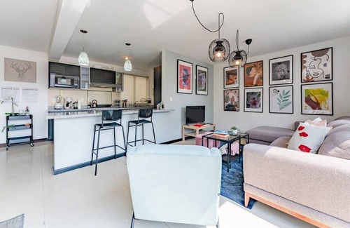 Roma Norte Condo | Pet-friendly Haven Best for Groups, WiFi, SmartTV