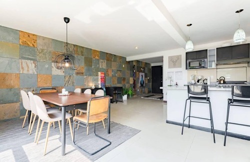 Roma Norte Condo | Pet-friendly Haven Best for Groups, WiFi, SmartTV