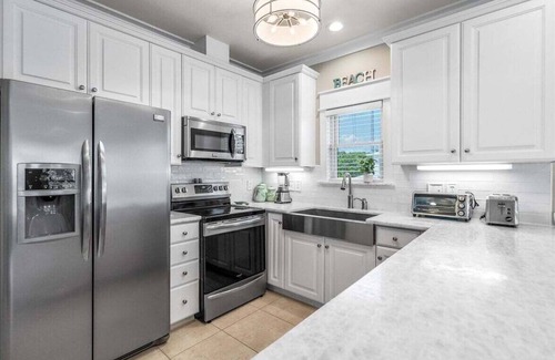 Seacrest House | Pet-Friendly Haven with Stunning Gulf Views