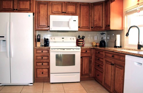 West Bradenton House | Pet Friendly, Heated Saltwater Pool Home, Close to Anna Maria Is & IMG Academy