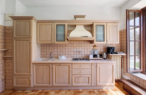 Runaz Apartment | Pet Friendly Holiday Apartment 'Casa Tua' with Mountain View, Garden & Terrace