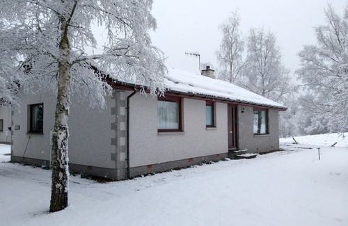 Kingussie Cottage | Pet-friendly holiday home in the quiet hamlet of Drumguish