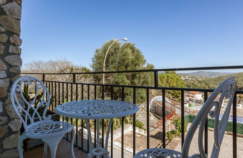 Can Trabal House | Pet-Friendly Holiday Home Masia Alt with Mountain View, Pool, Wi-Fi, Garden & Terrace