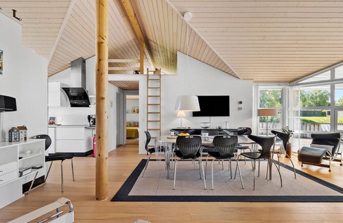 Hvalpsund House | Pet friendly home in Farsø with WiFi