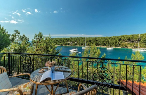 Cove Osibova (Milna) House | Pet friendly home in Milna