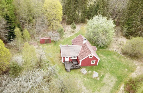 Ryd House | Pet friendly home in Ryd with kitchen