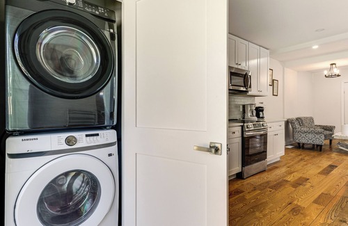 Avon Cottage | Pet-friendly Home w/Spacious Yard in Avon!