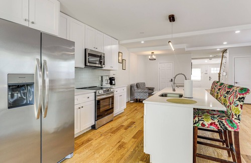 Avon Cottage | Pet-friendly Home w/Spacious Yard in Avon!