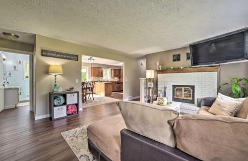 Johannesburg House | Pet-Friendly Home with Hot Tub in Northern Michigan!
