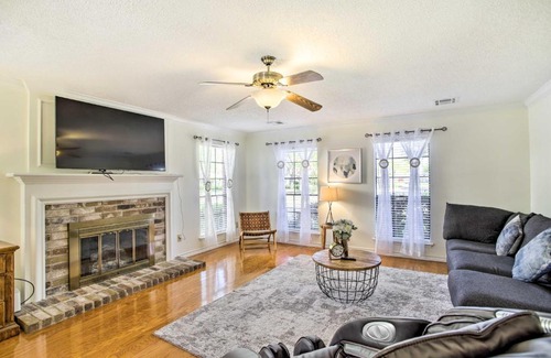 Mission Bend House | Pet-Friendly Houston Rental with Private Patio!