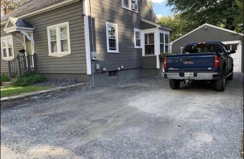 Keene House | Pet Friendly, Immaculate, updated, walkable to all Main St. & local parks!