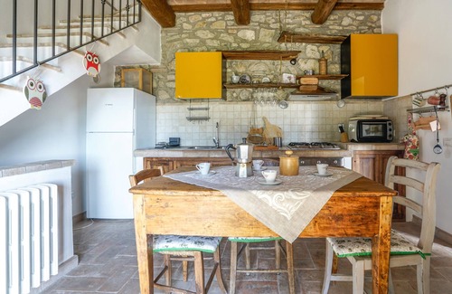 Campiglia d'Orcia House | Pet friendly home in Campiglia D'orcia