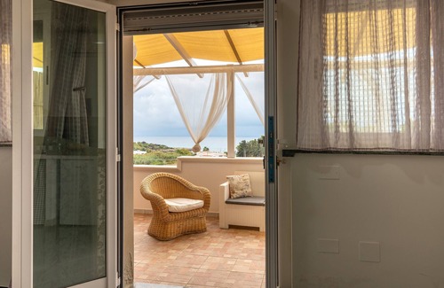 Leporano House | Pet-Friendly Holiday Home "A casa di Pietro Due" with Sea View, Garden & Wi-Fi
