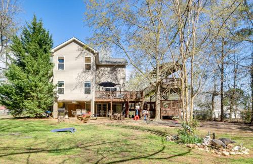 Leesville House | Pet-Friendly Lakehouse View Tower and Fire Pit!
